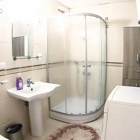Apartment 3 Bedhroom Near The Beach